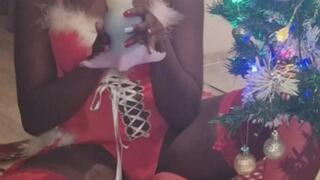 La mère Noël reçoit un gros gode