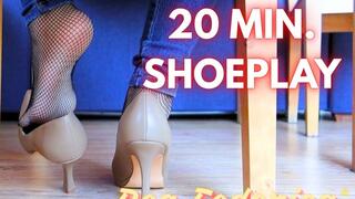 MILF SHOEPLAY 20 MIN. CUSTOM VIDEO