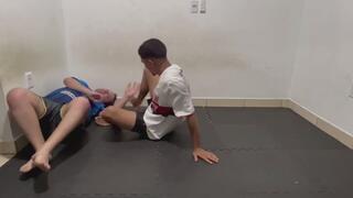 ROBE DOMINATES WITH JIU JITSU AND FOOT