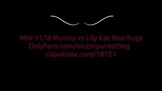 MW-1178 Topless bearhugs Lily vs Mutiny