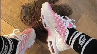 shopping with Nike Tn