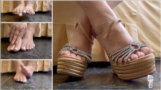 Juliette_RJ Happy New Year Feet Clip - 2026 just come! - 2025 Thank you! - FOR MOBILE DEVICES USERS - FOOT FETISH - TOE WIGGLING - DANGLING -TOE SPREADING - WRINKLED SOLES - FEET JOI - CUM COUNTDOWN - BRAZILIAN GODDESS