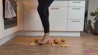 Sneaker-Girl Gym Lady - Little Muffin Crush