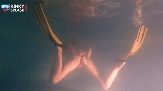 Naked Snorkel Night Slut Underwater Play - MP4
