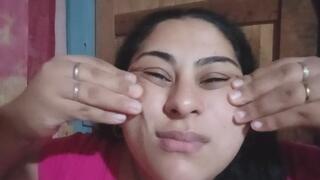 Estirando mis mejillas: gestos faciales fetichistas