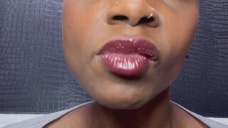 ASMR EBONY LIPS CHEWING GUM AND SMACKING LIPS ????