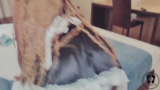 BLACK WOMAN MAID DISCOVER A BIG DILDO AND START FUCK HER WET PUSSY