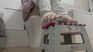 10-Min Loose Relief | Silent POV, Ankles & Groans, Stool Squirts