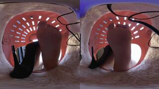 The 3DVR 180cc high-heeled sandals crushed and humiliated the dwarves in the cage