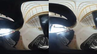 3DVR180 LINGLING's buttocks humiliate dwarf loser