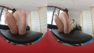3DVR180 LINGLING shows off her dirty and smelly feet