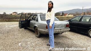 297 - Jessy revs hard Opel Rekord