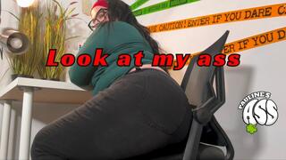 Look at my ass in black jeans