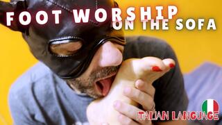 FOOT WORSHIP ON THE SOFA - UHD 4K
