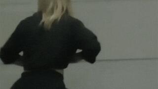 Very sexy and fast paced clawing by Miss Blondie