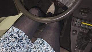 Pedal pumping, cold start and revving in high heels and ballet flats