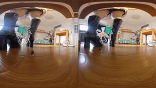 The 3DVR180 YIDE boots trample on the dwarfs