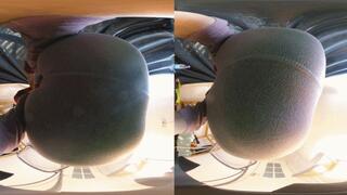 3DVR180 SUFEI_s POV on the buttocks humiliated and crushed the dwarf