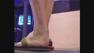 Flipflop Model Car Crunches