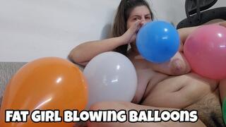 Naked Chubby Girl Inflating Big Balloons – Puffy Cheeks & Jiggle