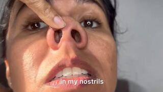 Mocos pegados en la nariz