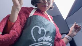 Giantess ate 3 tiny baked men