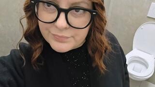 Mall Escape: Nicoletta’s Moment of Pure Relief and Relaxation 1080HD