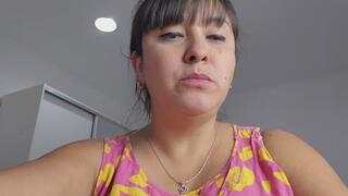 chewing gum and playing for you