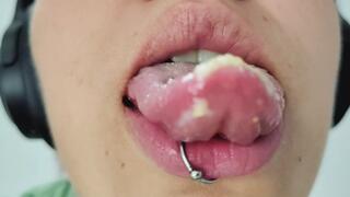 Eating my sandwich in a nasty way - Mouth Fetish