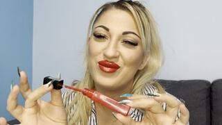 Sexy Milf's burning red kisses