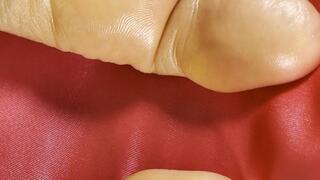 Screen-Dominating Soles JOI