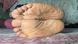 Bust A Big Creamy Nut On My Dry Size 12’s - Queensizsexyfeet