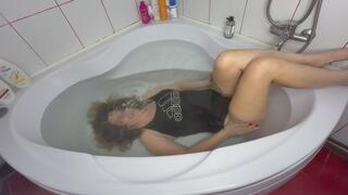 Train with me to hold your breath underwater