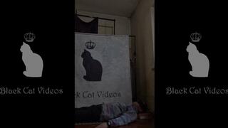 Alice trampling while telling her day (fullbody)