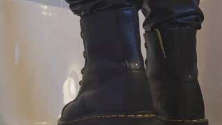 Dr Martens Sinclair Max vs Apples - crushed!