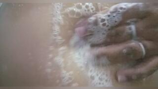 Espuma: ombligo y sonidos íntimos.