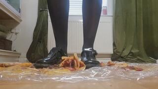 Your goddess crushing pizza I want you to eat it when I finish dancing all over it