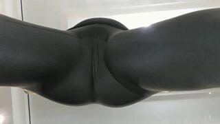 Stand over the camera in black leggings that are very tight and hug your crotch WMV FULL HD 1080p