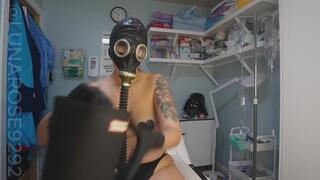 POV Gas Mask Goddess Luna Masks up in her gas mask, the puts on her black latex mask and black hunter wellie rubber boots, and then I stretch my ass and then end of DPing! Hear my moans and talk through my respirator gas mask!