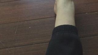 MSN THE ZONE LISTENING TO TV *MSN THE ZONE DISCONNECT ROOM NOISE*