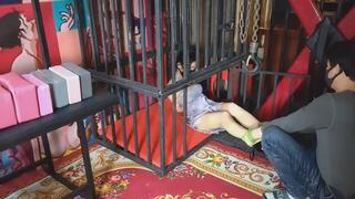 Punishing female prisoners in cheongsams 02