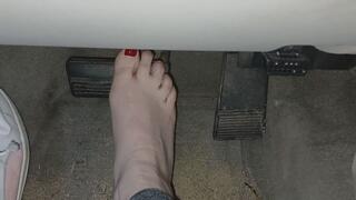 Evalynn driving barefoot 2