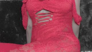 An open collarbone. A long neck. Red lips that say nothing—and decide everything