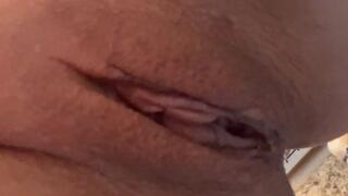 how girls pee in the sink