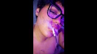 Reduce your stress with me, let's smoke together