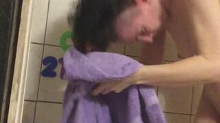 MSN THE ZONE TOWEL DRYING MY BODY WITH MY PUYPLE T *MSN THE ZONE DISCONNECT ROOM NOISE*