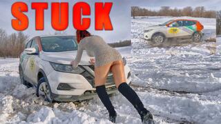 IRINA HARDLY STUCK IN THE SNOW NISSAN QASHQAI 4K full video 21 min