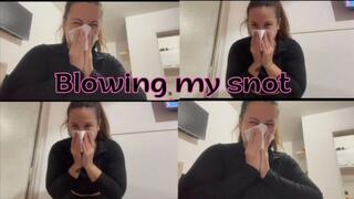 3 Minutes of Noisy Snot… Dare to Watch Without Touching?