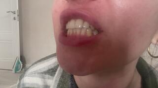 biting sweet gummy bears mov