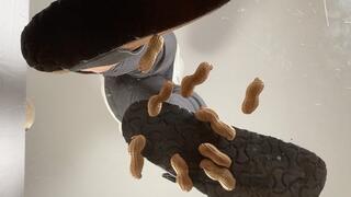 A crushing experience in Birkenstock Gizeh Sandals - Peanut crush, POV and underglass views - 4k